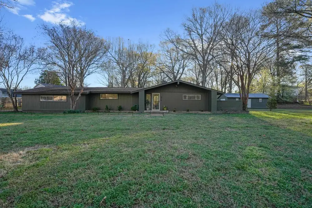 Elmore Park Flip — photo 7